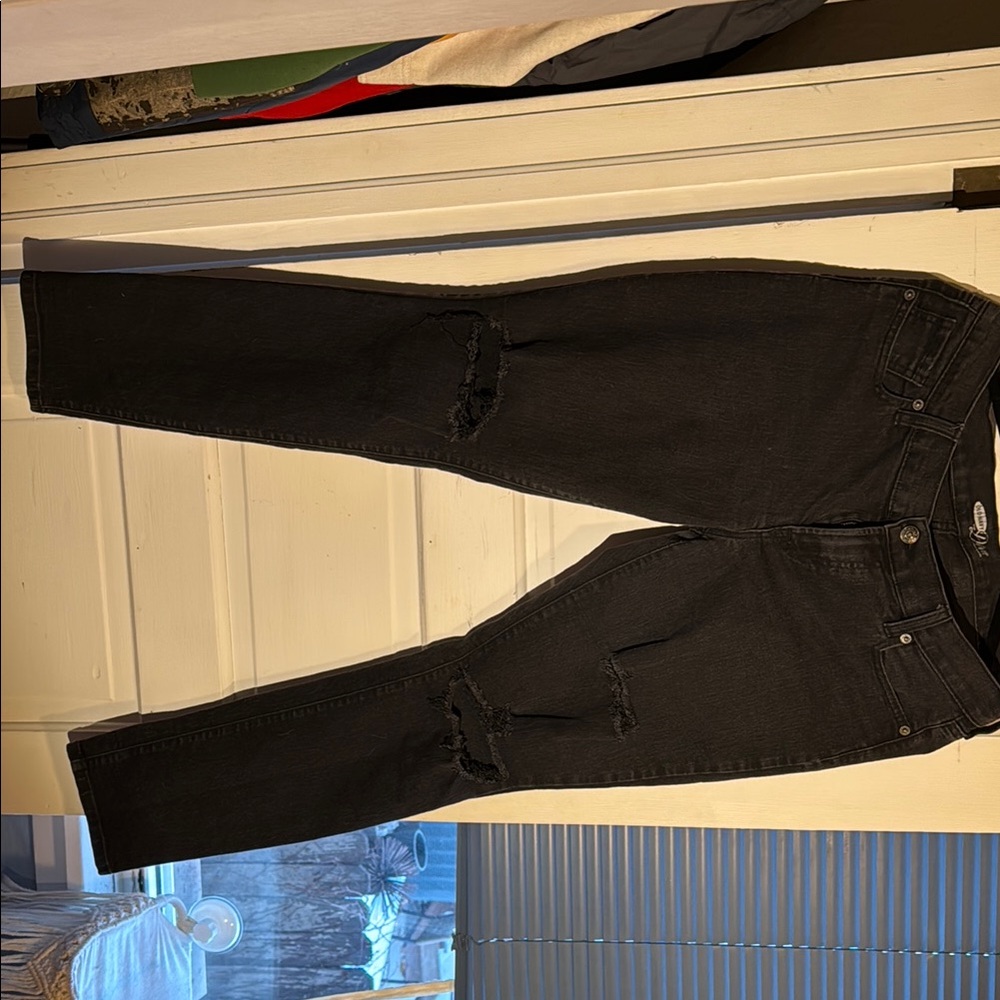 Women’s  Black Distressed Jeans